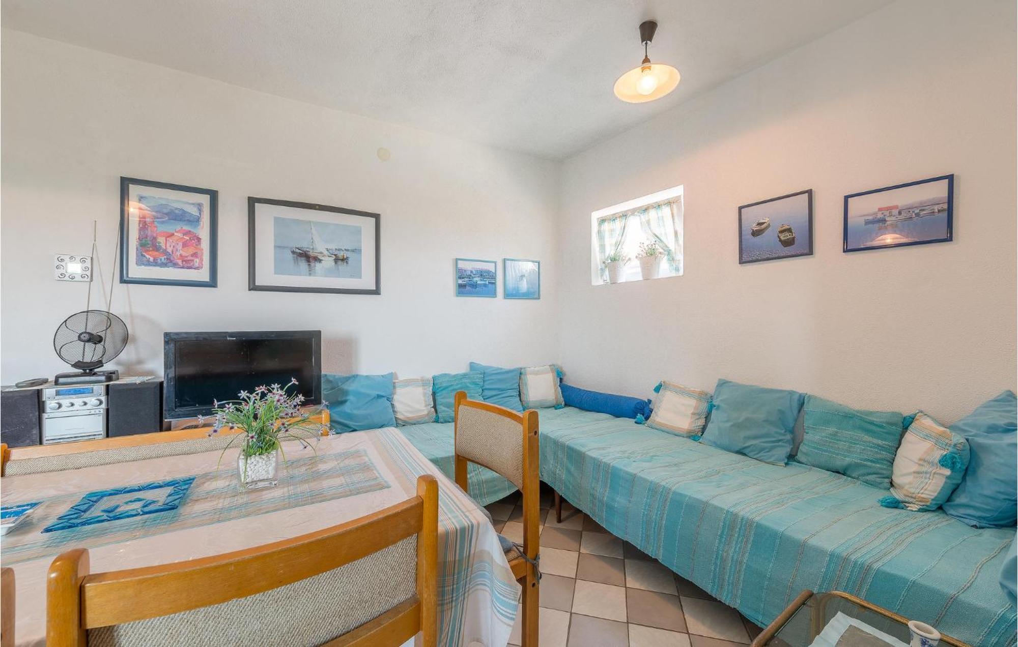 Tribalj 1 Bedroom Lovely Apartment In Tribunj מראה חיצוני תמונה