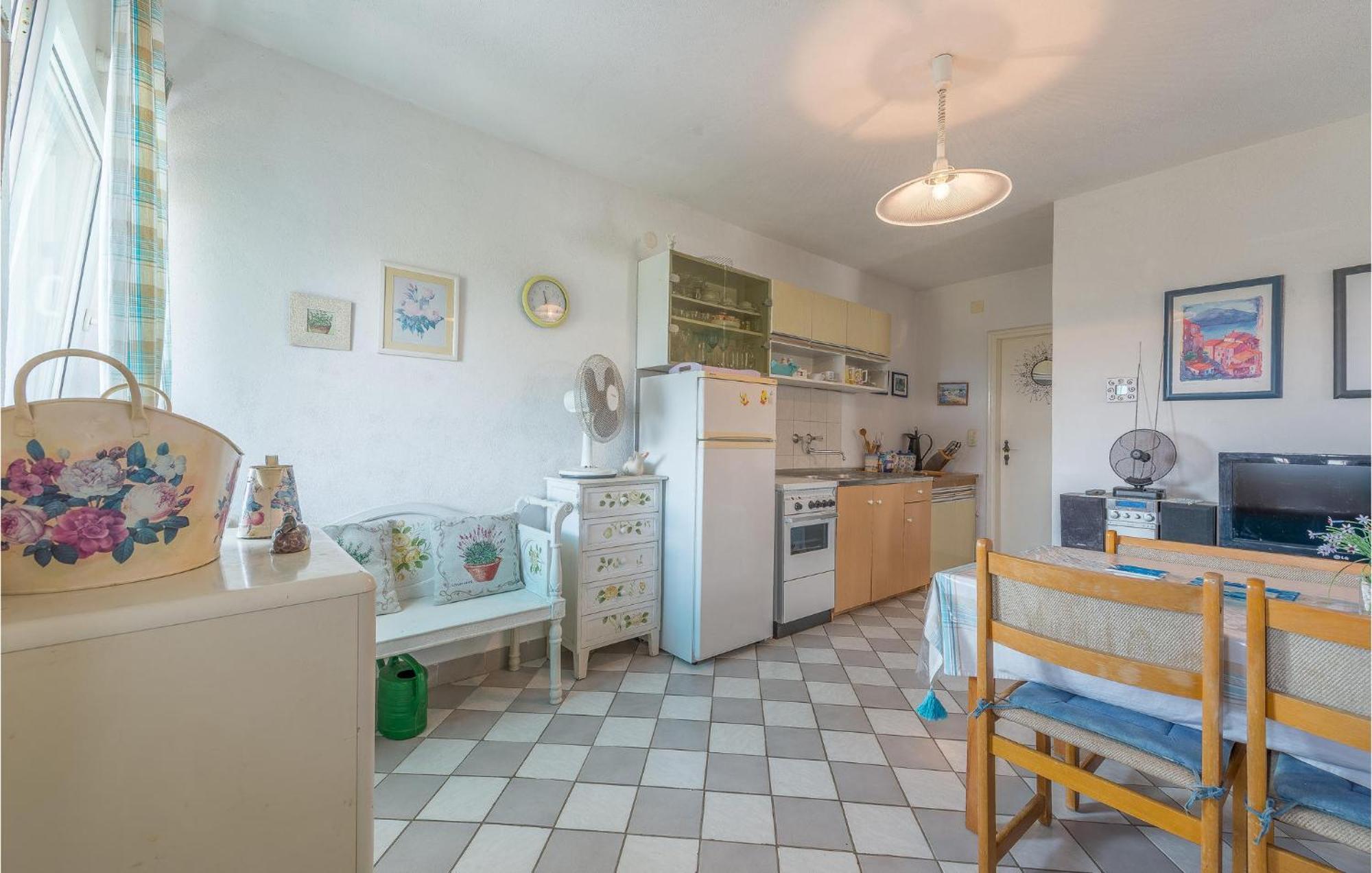 Tribalj 1 Bedroom Lovely Apartment In Tribunj מראה חיצוני תמונה